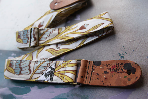 "Daisy Chain” Guitar Strap