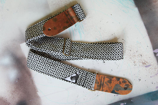 "Domino” Guitar Strap