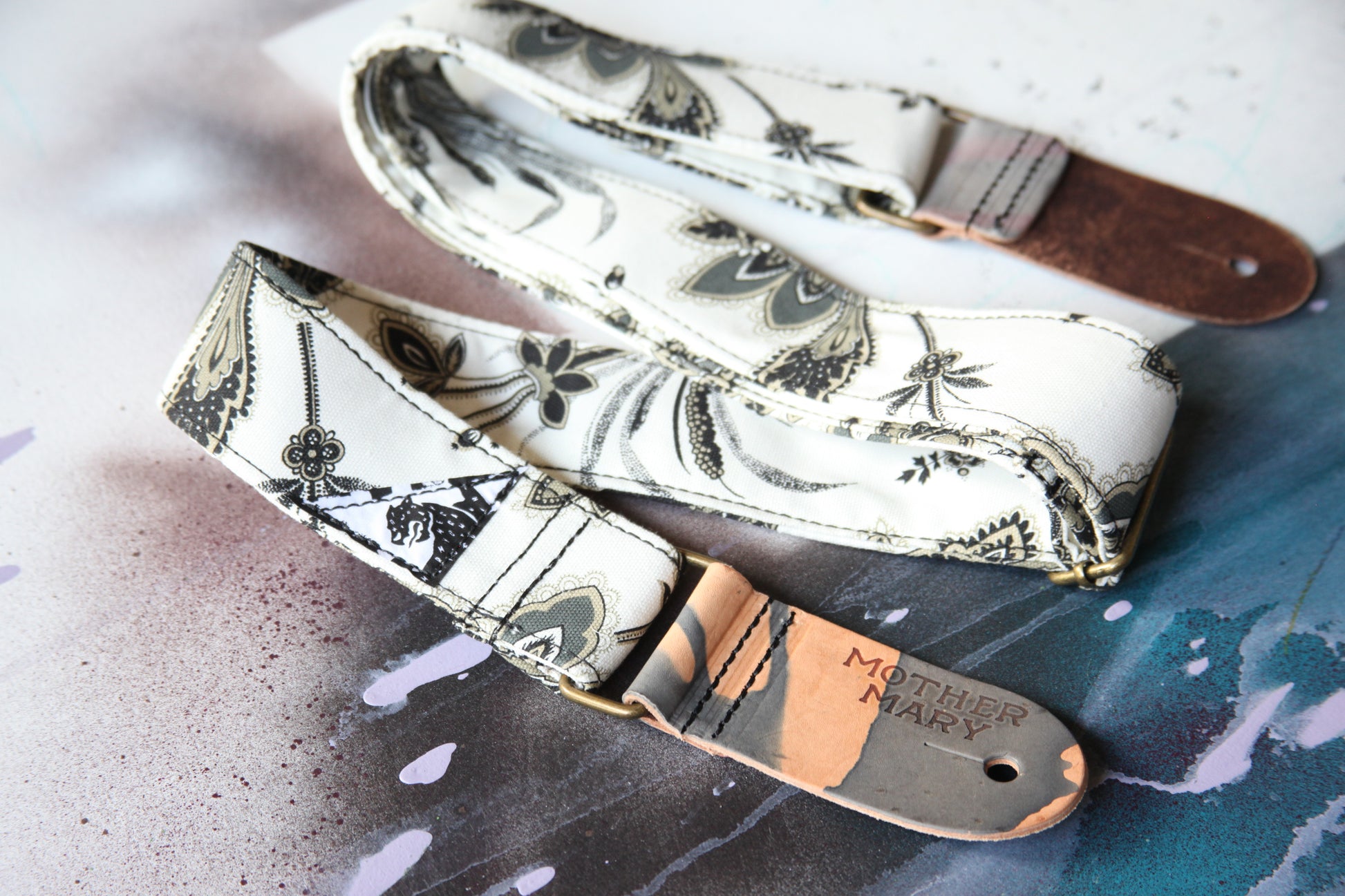 "White Paisley” Guitar Strap