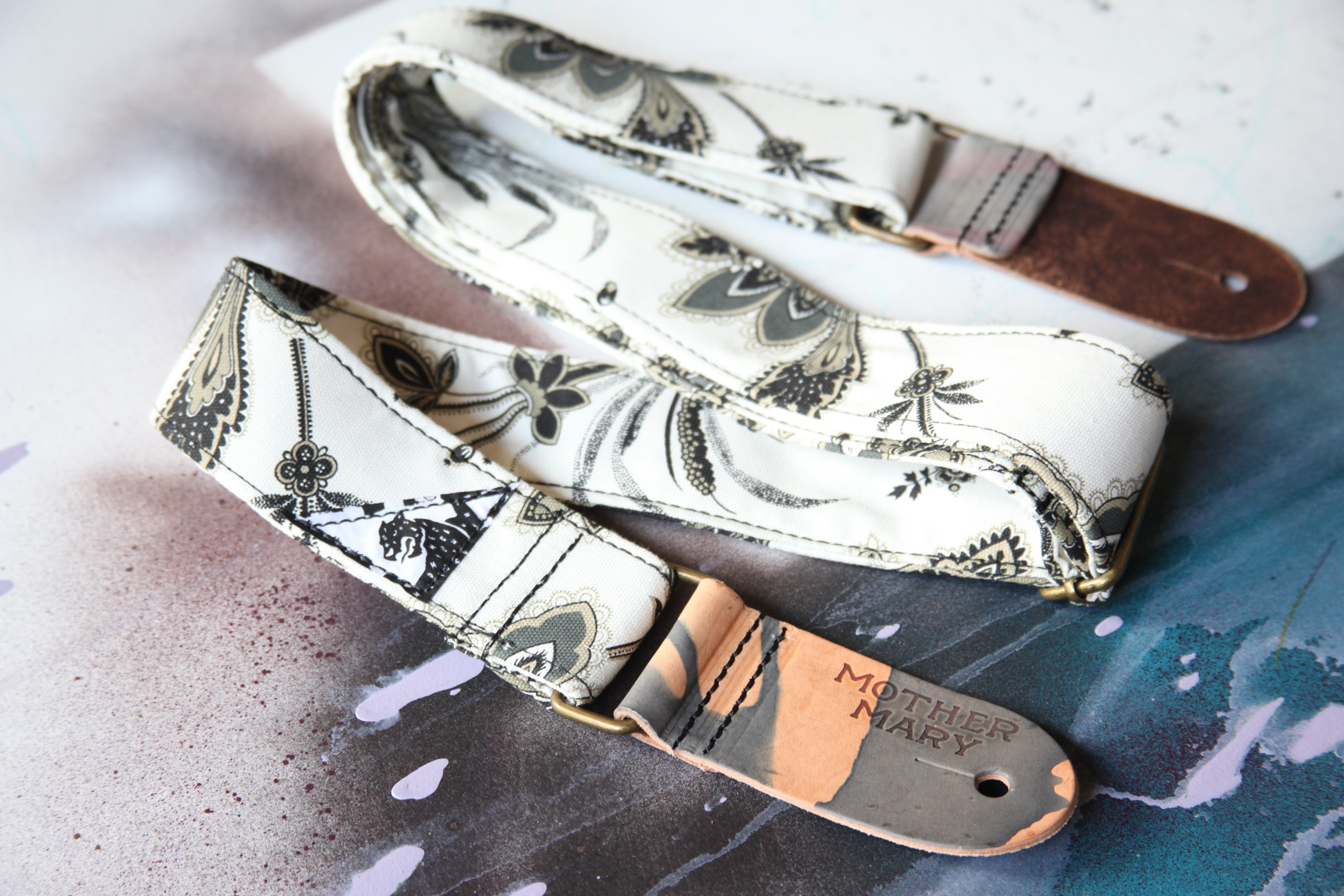 "White Paisley” Guitar Strap