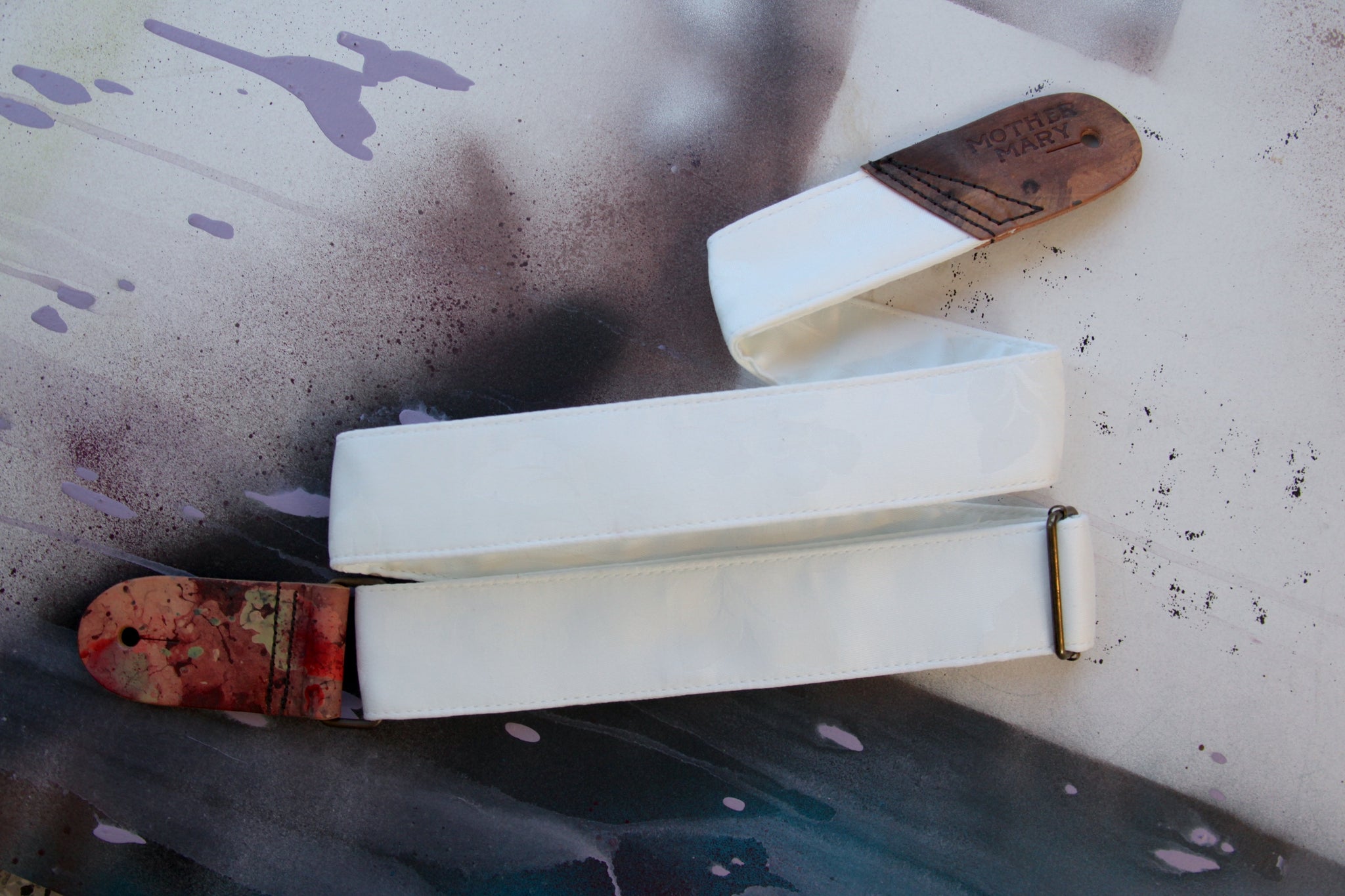 "Granny White" Guitar Strap