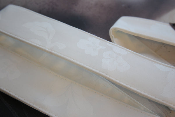 "Granny White" Guitar Strap