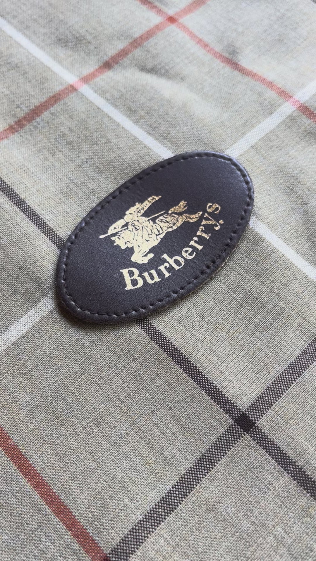 "Grandma Burberry” Guitar Strap